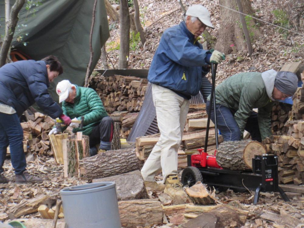 水車新田発電所の森での里山整備活動